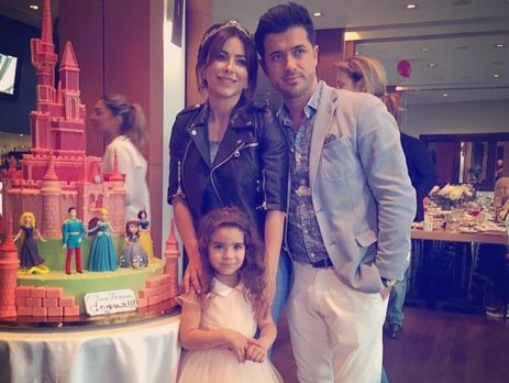 Муж Ани Лорак с дочерью Софией отдохнул на пляже