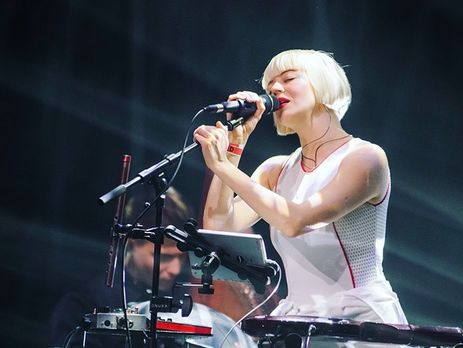 Жижченко, лидер Onuka, показала цветные детские снимки