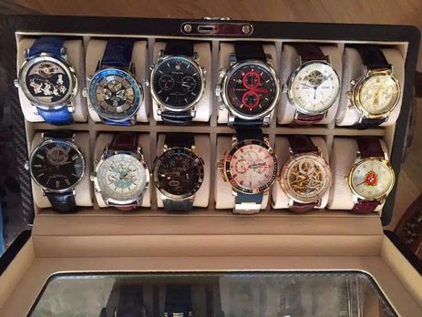 СБУ: У зампрокурора Ровенской области при обыске нашли коллекцию часов стоимостью более $100 тыс.