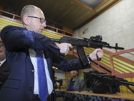 Аваков: Яценюк так стреляет, что если увидите – обалдеете. Только не спрашивайте его про 