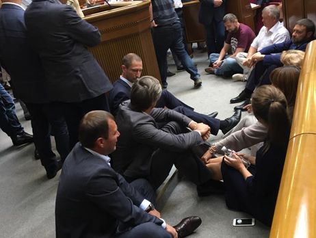 Радикальная партия объявила сидячую забастовку в Раде