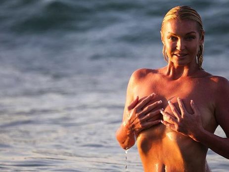 Волочкова запела в греческом баре