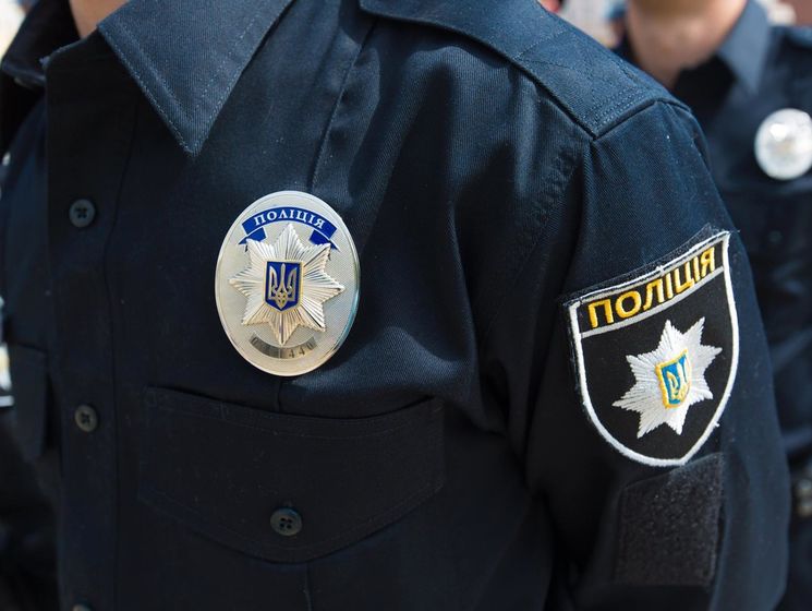 Полиция: В Киеве патрульный избил инвалида резиновой дубинкой