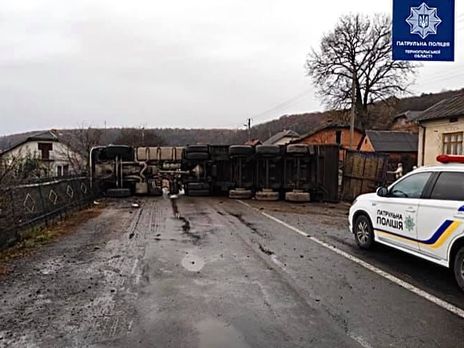 ﻿У Тернопільській області через ДТП перекрито дорогу міжнародного значення
