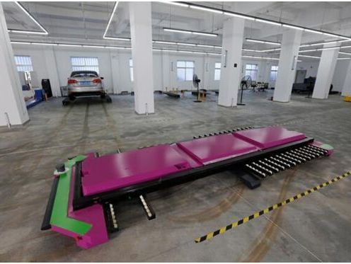 В Китае разработали автоматизированного "парковщика". Видео