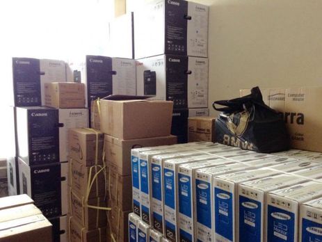 НАБУ получило от правительства США партию офисной техники и мебель