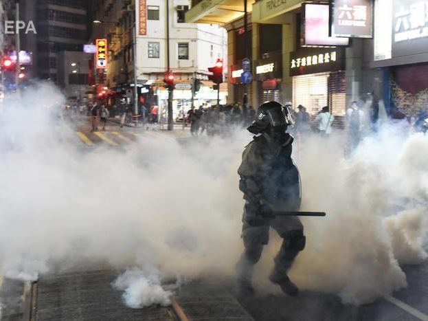 В Гонконге во время антиправительственных протестов 54 человека получили ранения