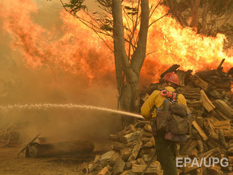 В США из-за мощного лесного пожара эвакуированы более 2 тысяч человек
