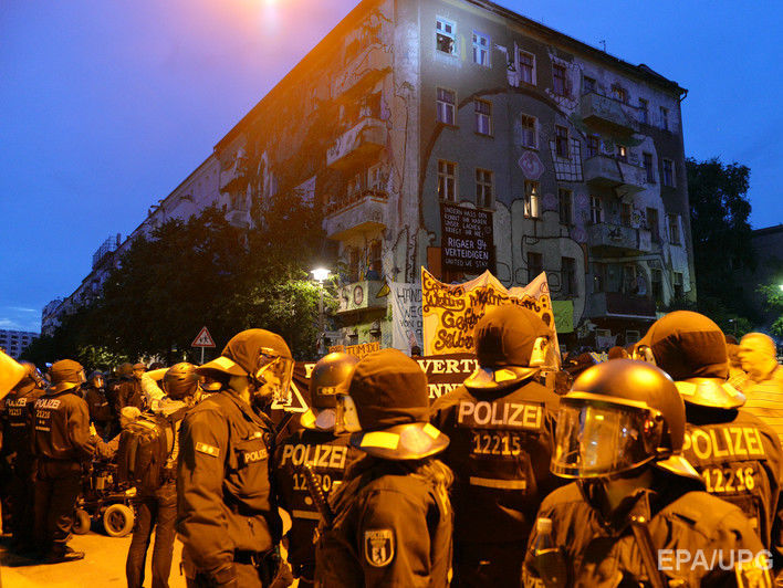 В Берлине более 120 полицейских пострадали в столкновениях с радикалами
