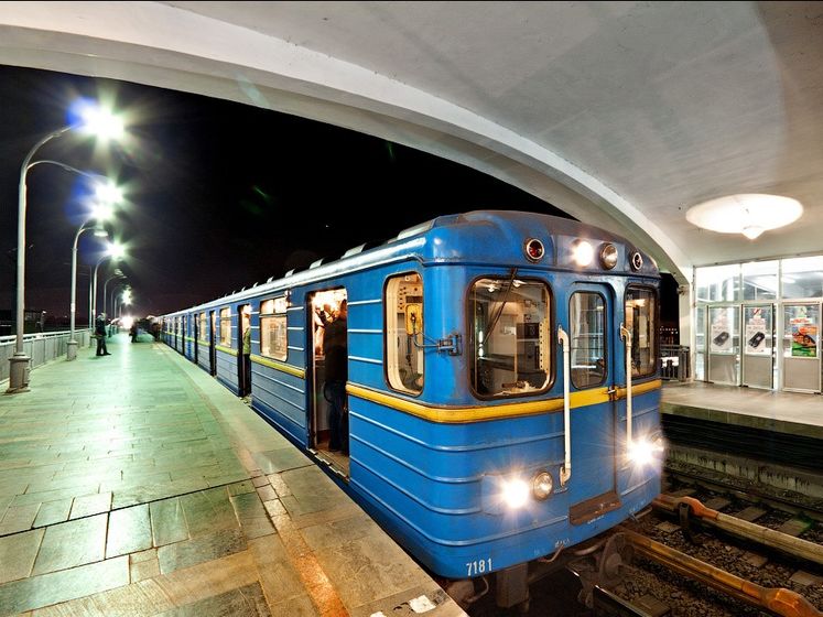 Станции метро Киева вернулись к работе после проверки сообщения о минировании