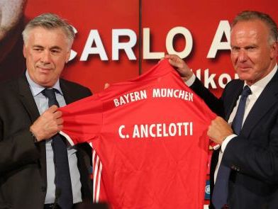 "Бавария" официально представила нового главного тренера Анчелотти