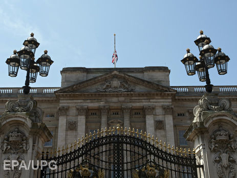 Букингемский дворец ищет посудомойщика за €20 тысяч в год