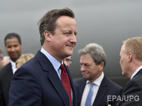 Кэмерон заявил о своей отставке и запел. Видео