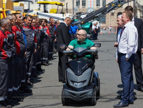 Кернес купил специальный электроскутер