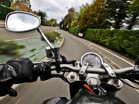 В Киеве неизвестный взорвал автомобиль, полицейские ввели план 