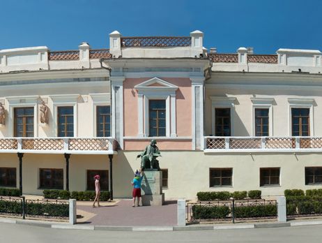 Минкульт Украины призвал мир не сотрудничать с российскими галереями