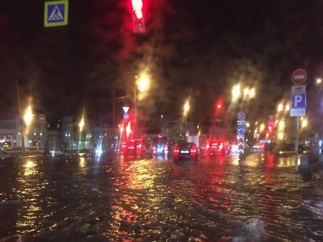 На Москву обрушился мощный шторм. Видео