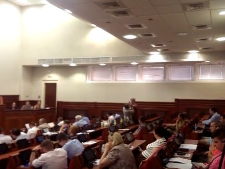 Активист: В Киевсовете ветеран АТО ударил депутата за лживые обвинения