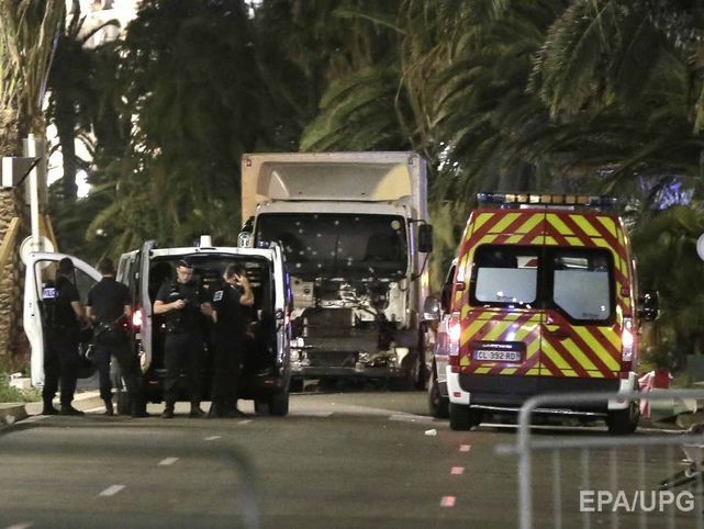 Водитель врезавшегося в толпу в Ницце грузовика был выходцем из Туниса – СМИ