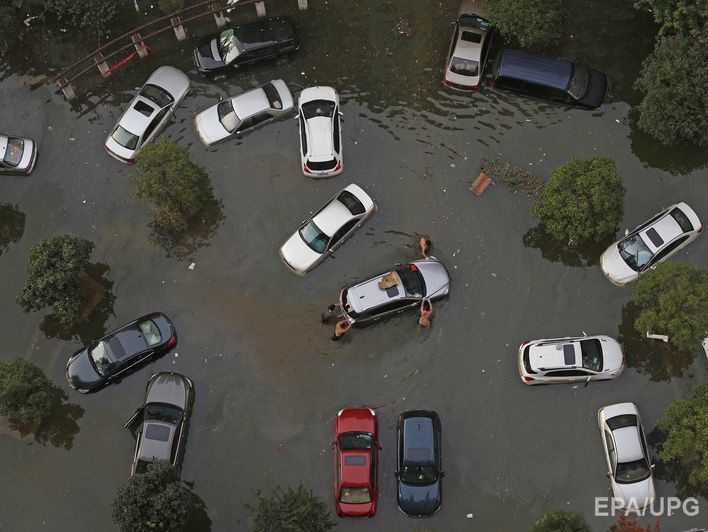 Жертвами масштабного наводнения в Китае стали 237 человек