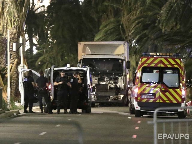 Теракт в Ницце: подозреваемый был в грузовике один