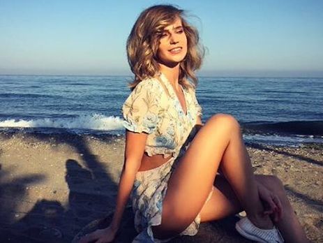 Глюк'оZа показала свою маму в купальнике