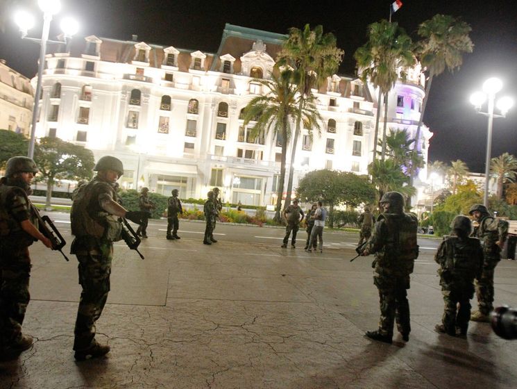 Le Figaro: Перед терактом в Ницце глава регионального совета писал Олланду, требуя разработать план защиты полицейских в чрезвычайных ситуациях