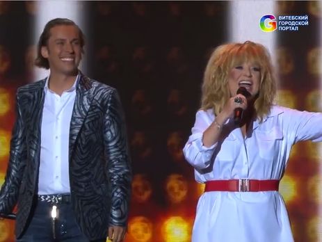 Пугачева в мини-платье выступила на 