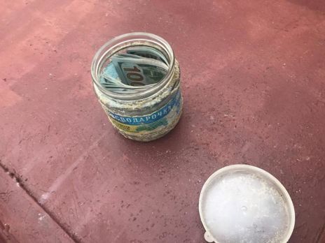 В Сумах НАБУ задержало судью, у которого в банке из-под горошка была взятка