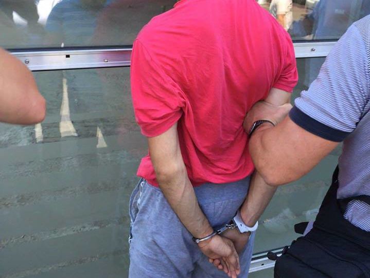 Киевского патрульного задержали в момент получения взятки