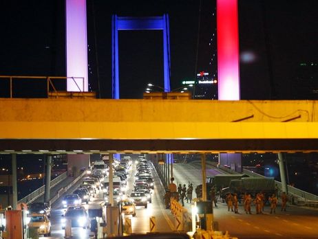 Источник в Евросоюзе о событиях в Турции: Это выглядит как хорошо спланированный переворот 