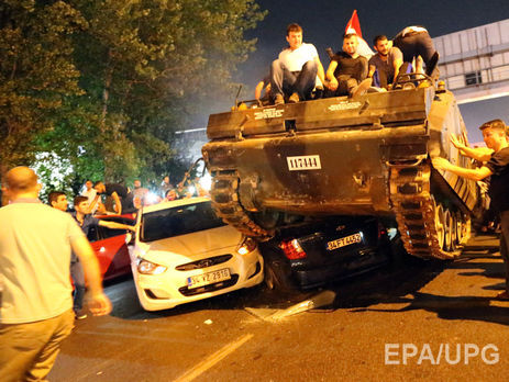В центре Стамбула произошла перестрелка полиции с военными – СМИ