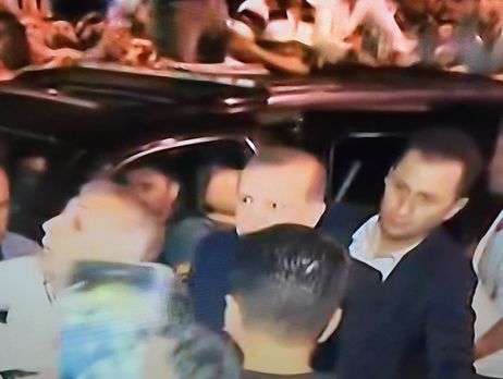 Эрдогана в Стамбуле встретили толпы сторонников