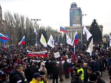 В Харькове проходит митинг с требованием федерализации 