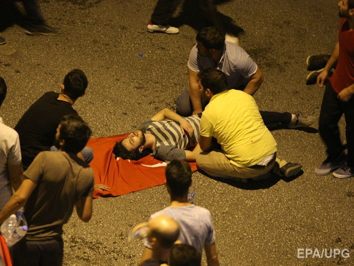  В Турции при попытке военного переворота погибли 90 человек