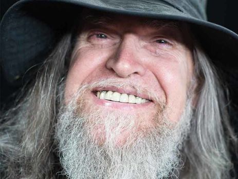 Священник Яков Кротов: Право женщины носить короткую юбку абсолютно и оспариванию не подлежит, особенно в такую жару