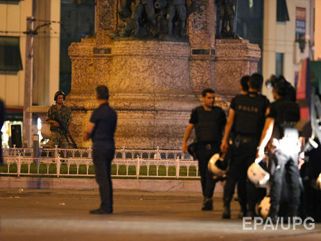 Около 8 тыс. турецких полицейских были отстранены после попытки переворота в Турции