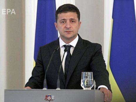 Зеленский поручил Кабмину разработать стандарты новостей в Украине