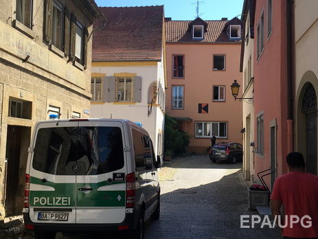 У подростка, напавшего с топором на пассажиров поезда в Германии, нашли флаг ИГИЛ