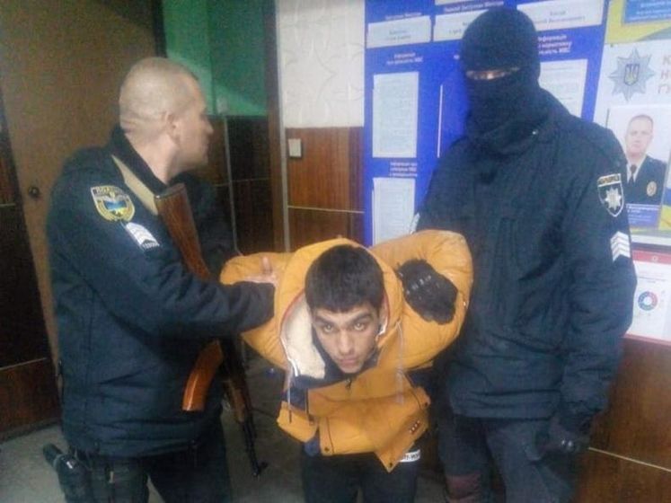 ﻿Підозрюваного, який утік у Луганській області під час конвоювання в ізолятор, затримали