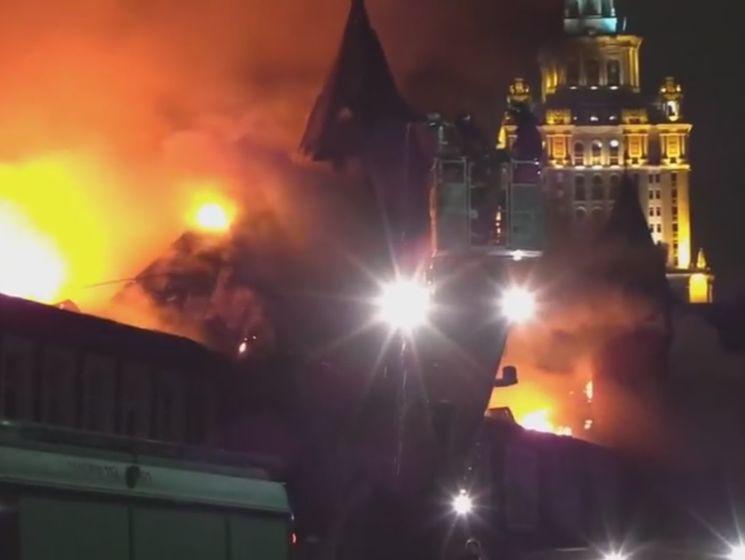 В Москве на Кутузовском проспекте разгорелся масштабный пожар. Видео