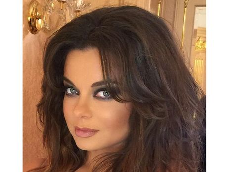 Королева нарастила волосы