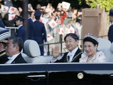 ﻿У Токіо відбувся парад на честь інтронізації імператора Нарухіто. Фоторепортаж