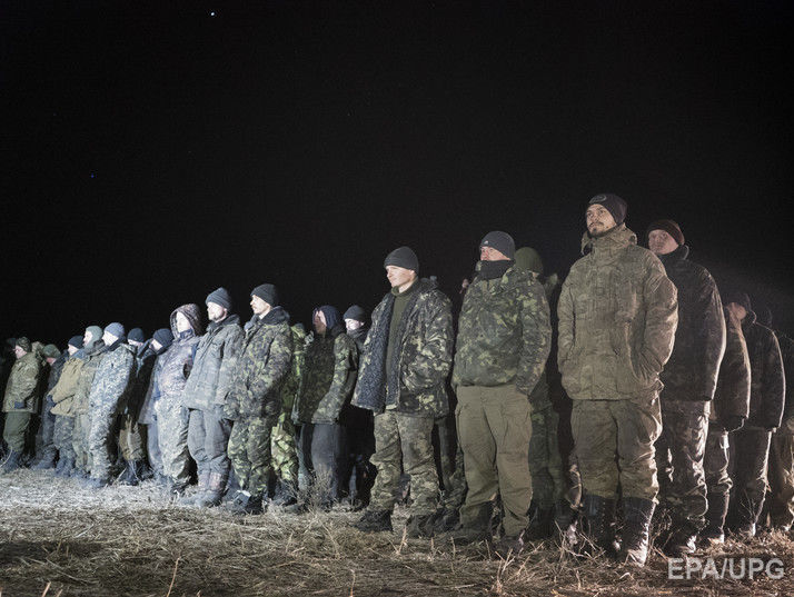 Правозащитники: Воюющие на Донбассе стороны удерживают под стражей гражданских как разменную монету для обмена пленными