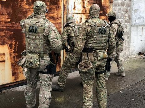 ﻿У Дніпропетровській області викрили посадовців, які допомогли тютюновій фабриці ухилитися від сплати 1,6 млн грн податків