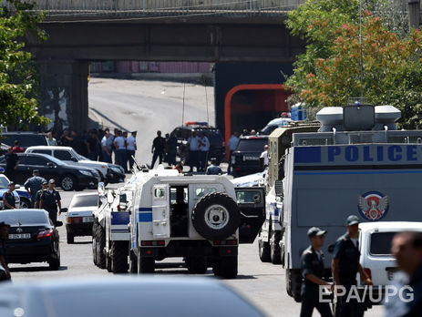Из захваченного здания полиции в Ереване освободили всех заложников
