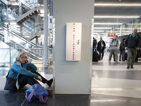 ﻿У Чикаго літак зійшов з обледенілої злітно-посадкової смуги. Відео