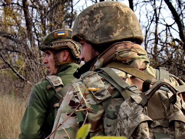 На Донбассе двое военнослужащих подорвались на неизвестном предмете