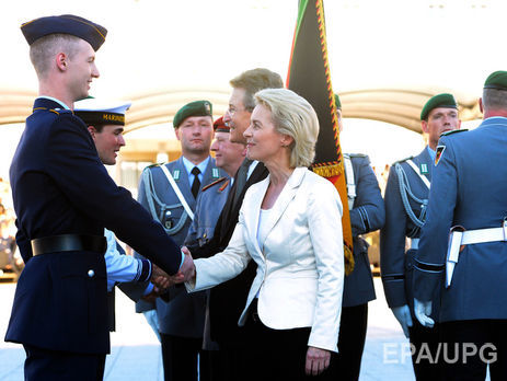 В Германии сирийских беженцев отправят учиться в бундесвер