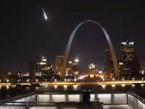 ﻿У США в небі над містом вибухнув метеорит